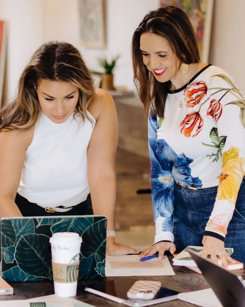 Rhiannon Franz working through a business plan with an owner